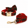 Trio à carreaux rouges : collier, nœud papillon et laisse assortie